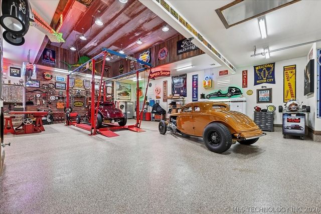 5909 W Twin Oaks Street, Broken Arrow, OK 74011