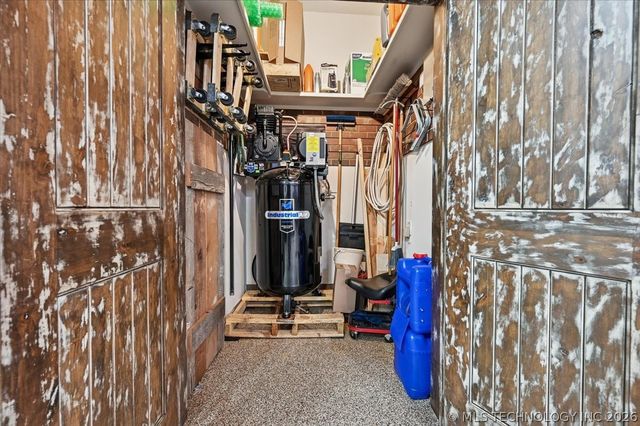 5909 W Twin Oaks Street, Broken Arrow, OK 74011