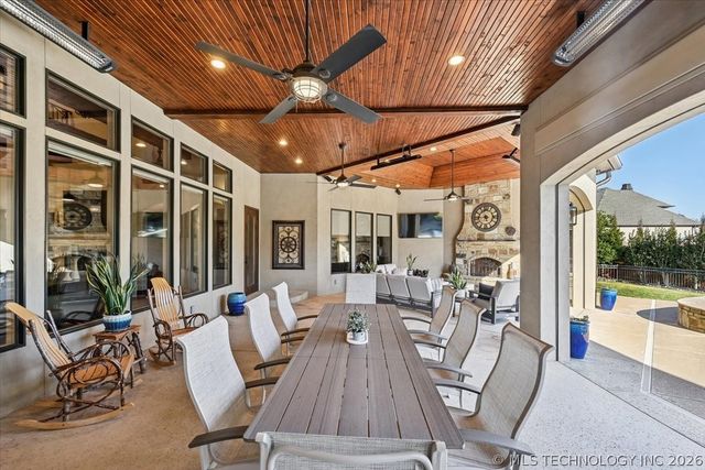 5909 W Twin Oaks Street, Broken Arrow, OK 74011