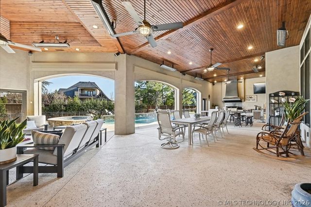 5909 W Twin Oaks Street, Broken Arrow, OK 74011