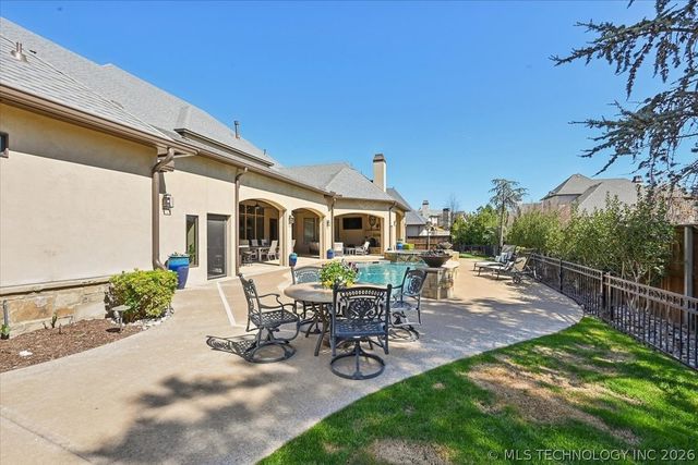 5909 W Twin Oaks Street, Broken Arrow, OK 74011