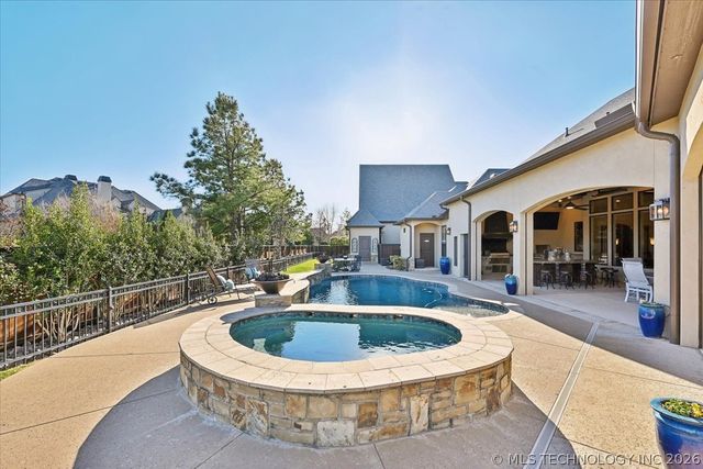 5909 W Twin Oaks Street, Broken Arrow, OK 74011