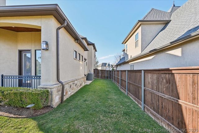 5909 W Twin Oaks Street, Broken Arrow, OK 74011