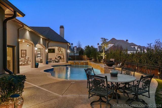 5909 W Twin Oaks Street, Broken Arrow, OK 74011