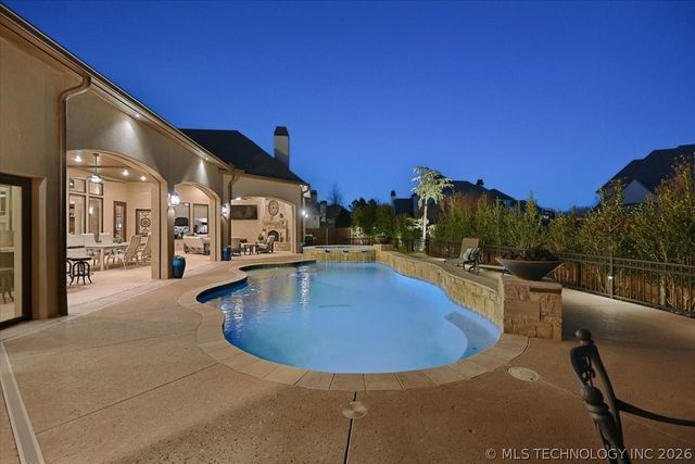 5909 W Twin Oaks Street, Broken Arrow, OK 74011