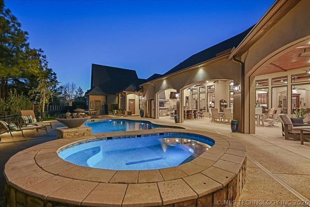 5909 W Twin Oaks Street, Broken Arrow, OK 74011