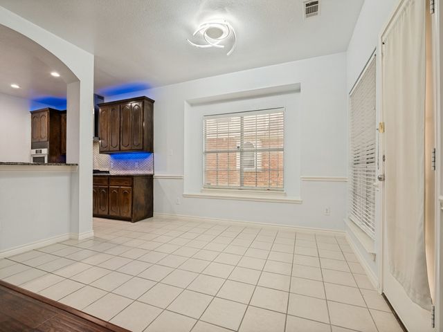 2811 Gillespie Lane, Grand Prairie, TX 75052