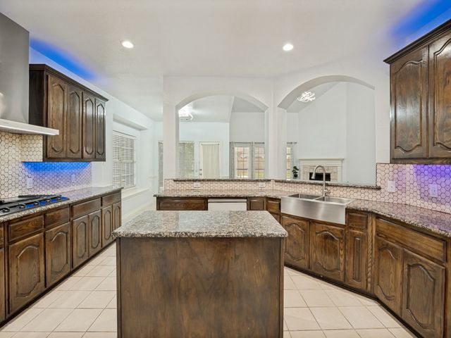 2811 Gillespie Lane, Grand Prairie, TX 75052