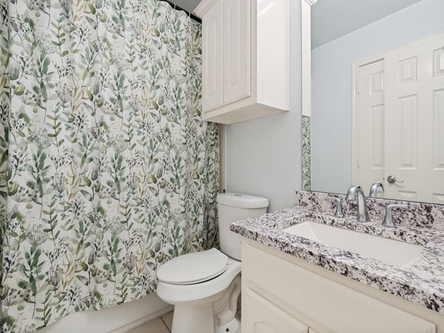 2811 Gillespie Lane, Grand Prairie, TX 75052