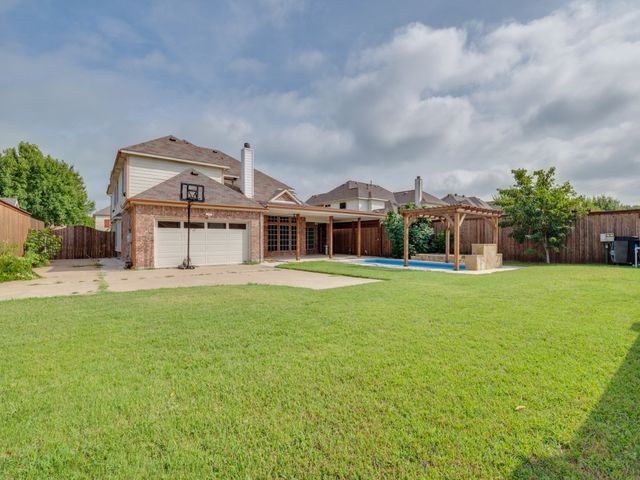 2811 Gillespie Lane, Grand Prairie, TX 75052