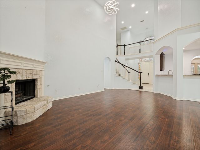 2811 Gillespie Lane, Grand Prairie, TX 75052