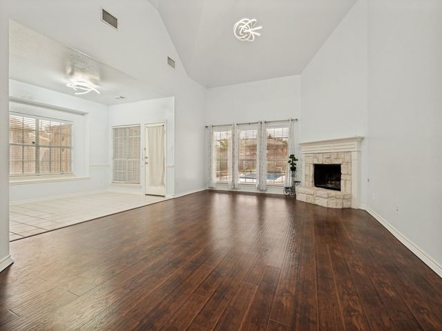 2811 Gillespie Lane, Grand Prairie, TX 75052