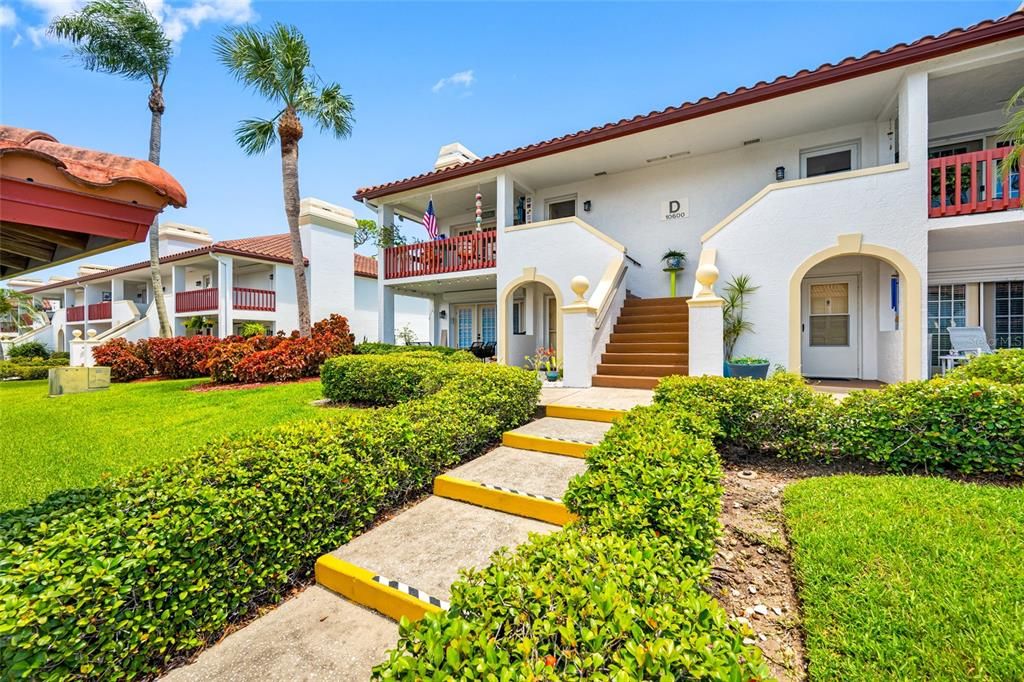 10600 VILLAGE DRIVE 201, Seminole, FL 33772