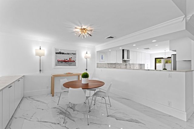 2435 Presidential Way H, West Palm Beach, FL 33401