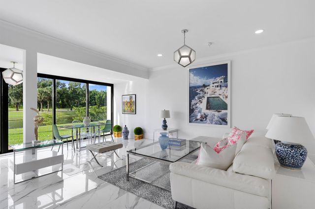 2435 Presidential Way H, West Palm Beach, FL 33401