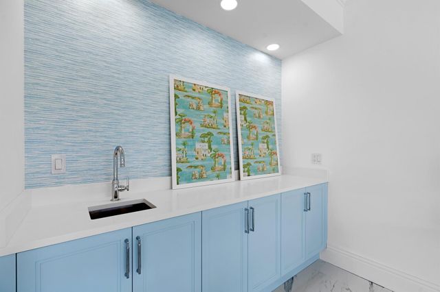 2435 Presidential Way H, West Palm Beach, FL 33401