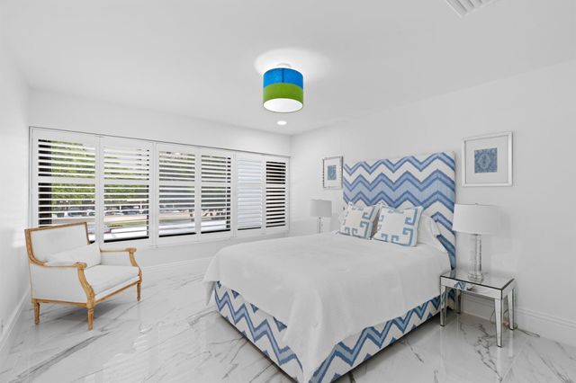 2435 Presidential Way H, West Palm Beach, FL 33401