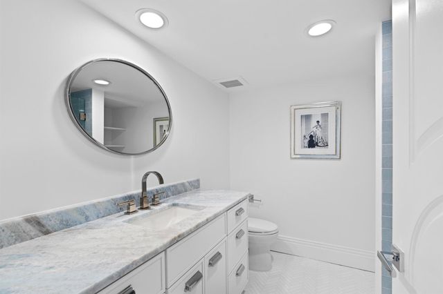 2435 Presidential Way H, West Palm Beach, FL 33401