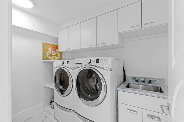 2435 Presidential Way H, West Palm Beach, FL 33401