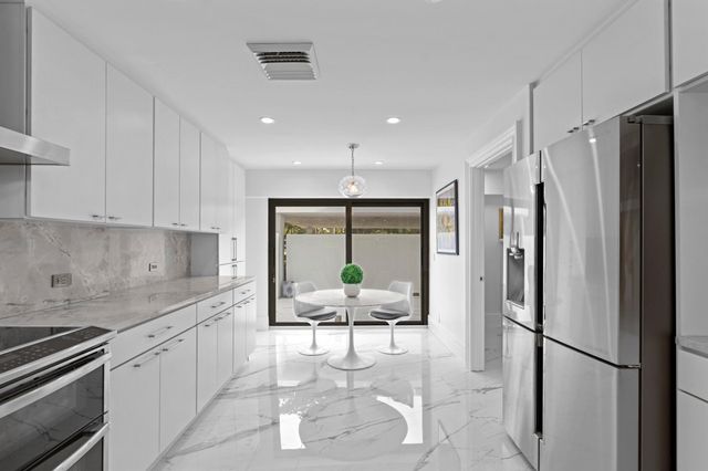 2435 Presidential Way H, West Palm Beach, FL 33401