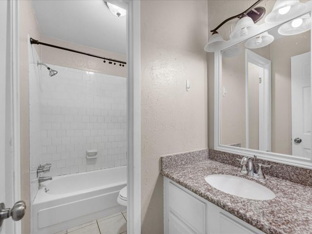 7945 Ellinger Lane, Houston, TX 77040