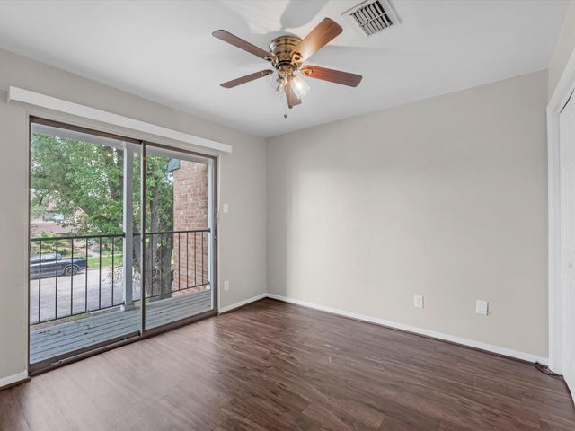 7945 Ellinger Lane, Houston, TX 77040