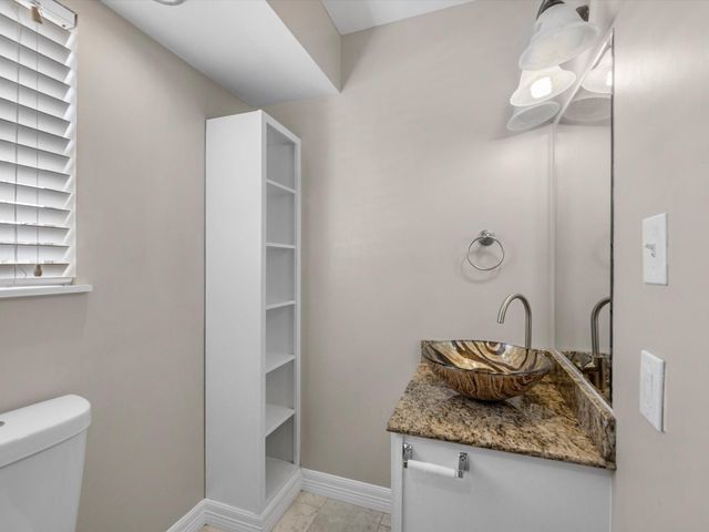 7945 Ellinger Lane, Houston, TX 77040