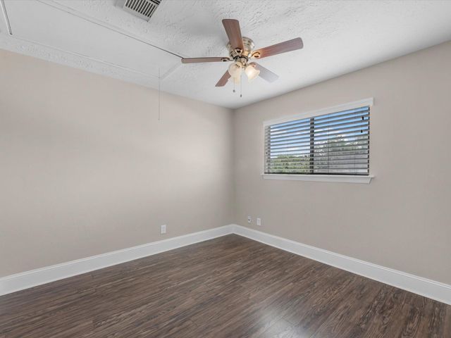7945 Ellinger Lane, Houston, TX 77040