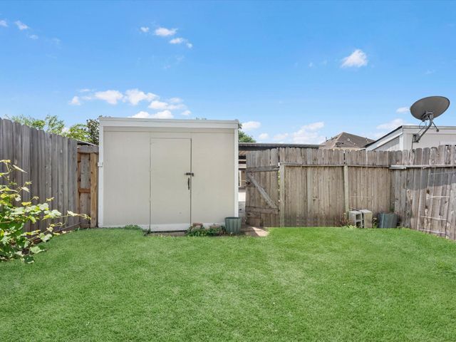 7945 Ellinger Lane, Houston, TX 77040