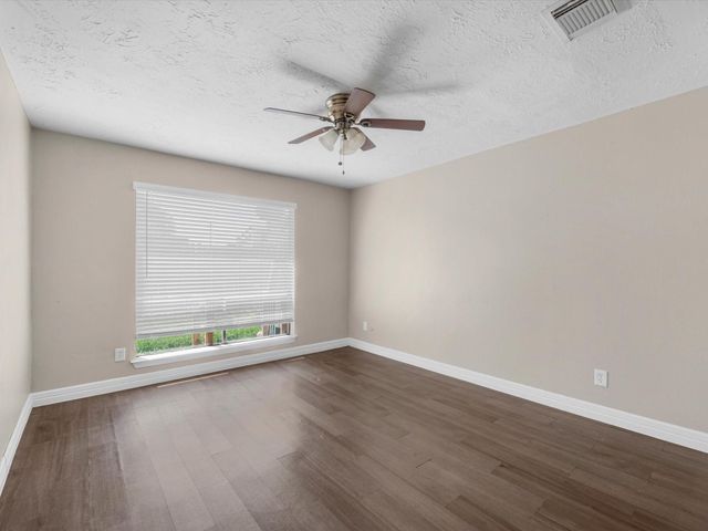 7945 Ellinger Lane, Houston, TX 77040
