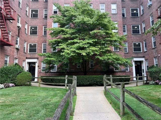 780 Bronx River Road A54, Bronxville, NY 10708