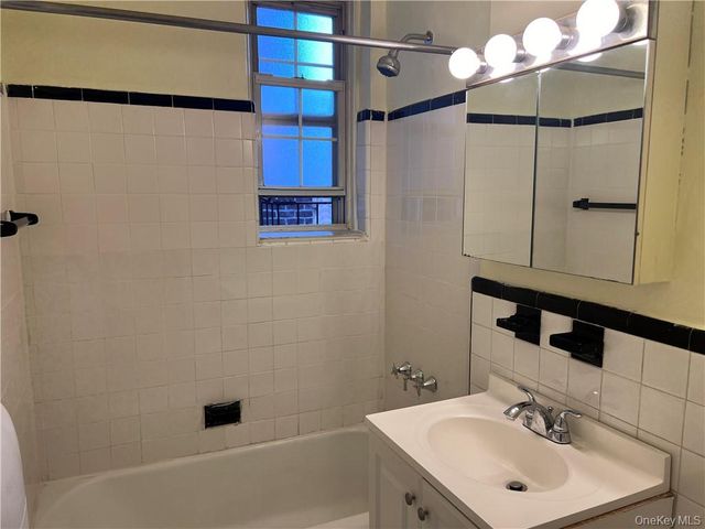 780 Bronx River Road A54, Bronxville, NY 10708