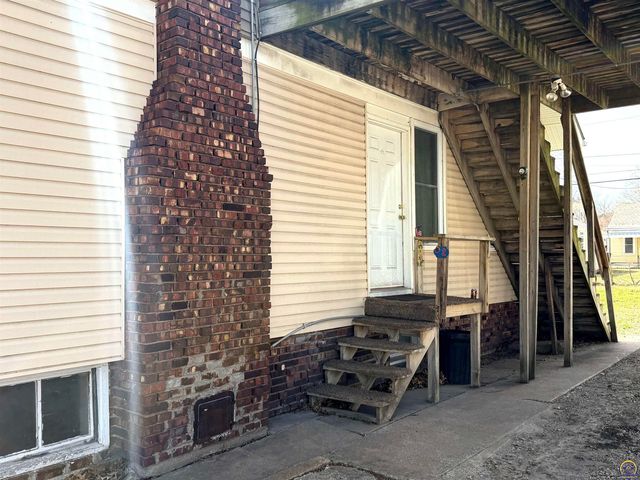 615 SW High AVE, Topeka, KS 66606