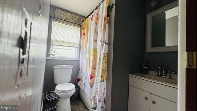 264 MARKET ST, Carneys Point, NJ 08069