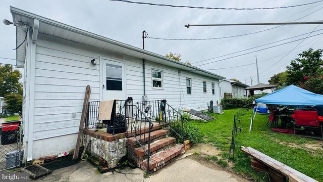 264 MARKET ST, Carneys Point, NJ 08069