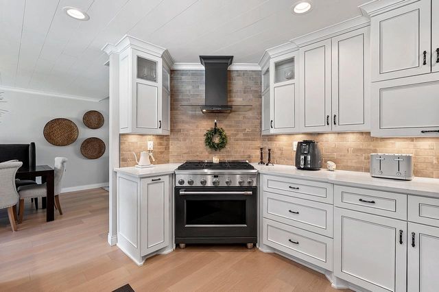 180 ARBOR LANE, Green Bay, WI 54301