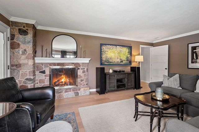 180 ARBOR LANE, Green Bay, WI 54301
