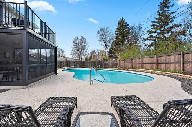 180 ARBOR LANE, Green Bay, WI 54301