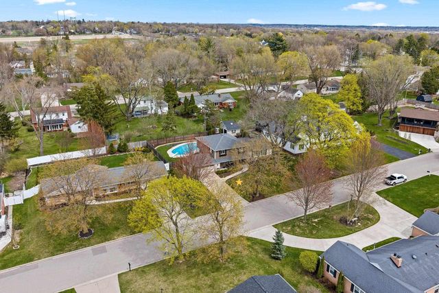 180 ARBOR LANE, Green Bay, WI 54301