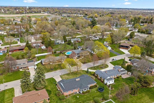 180 ARBOR LANE, Green Bay, WI 54301