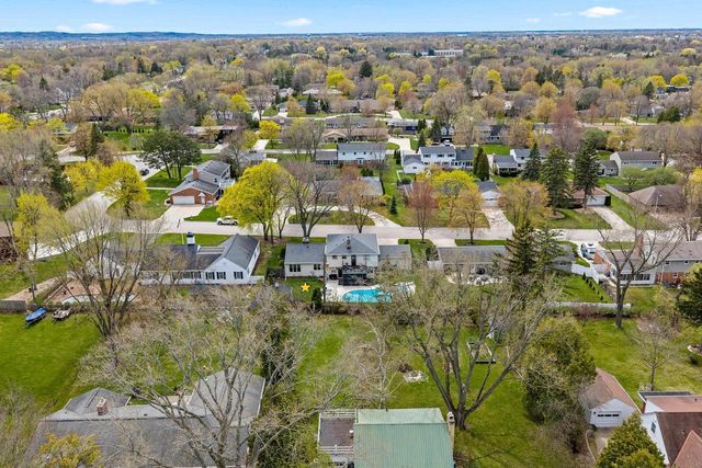 180 ARBOR LANE, Green Bay, WI 54301