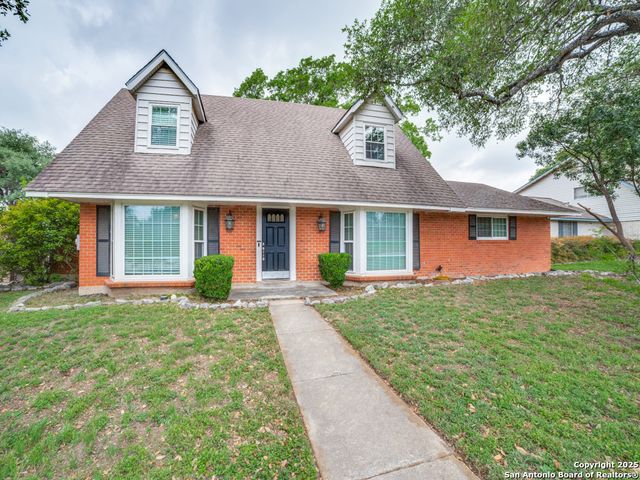 9327 Fernglen Dr, San Antonio, TX 78240