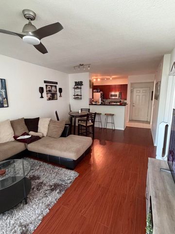 2421 NE 65th Street 317, Fort Lauderdale, FL 33308