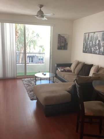 2421 NE 65th Street 317, Fort Lauderdale, FL 33308