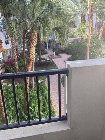 2421 NE 65th Street 317, Fort Lauderdale, FL 33308