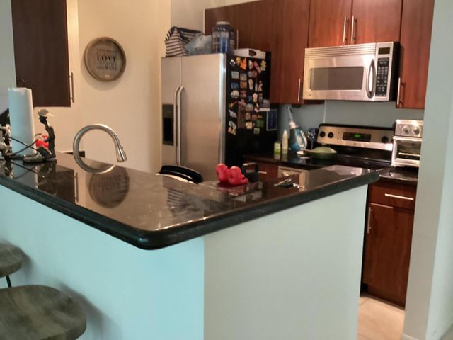 2421 NE 65th Street 317, Fort Lauderdale, FL 33308