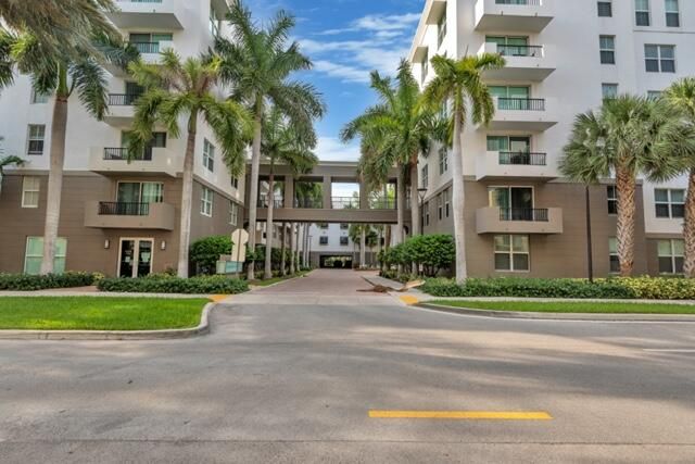 2421 NE 65th Street 317, Fort Lauderdale, FL 33308
