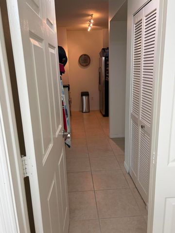 2421 NE 65th Street 317, Fort Lauderdale, FL 33308