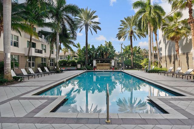 2421 NE 65th Street 317, Fort Lauderdale, FL 33308