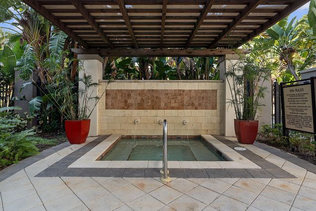 2421 NE 65th Street 317, Fort Lauderdale, FL 33308
